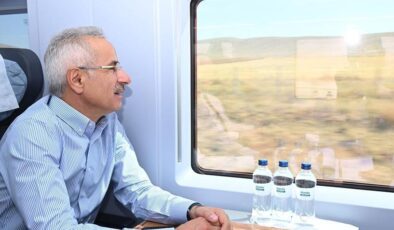 Bakan Uraloğlu rekoru açıkladı! 2 yılda 2 milyon 423 bin 868 yolcu seyahat etti