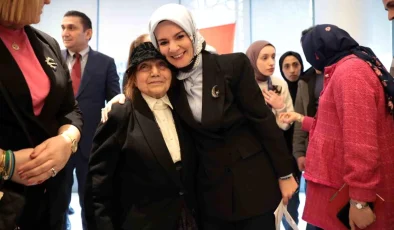 Aile ve Sosyal Hizmetler Bakanı Mahinur Özdemir Göktaş, ABD’de Türk vatandaşlarıyla bir araya geldi