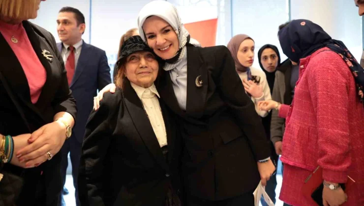 Aile ve Sosyal Hizmetler Bakanı Mahinur Özdemir Göktaş, ABD’de Türk vatandaşlarıyla bir araya geldi