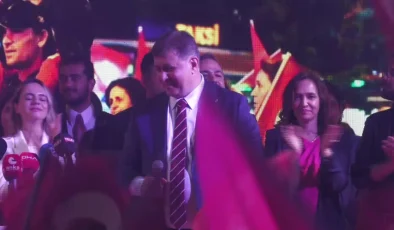 CHP İzmir Büyükşehir Belediye Başkan Adayı Cemil Tugay Seçim Sonuçlarını Kutladı