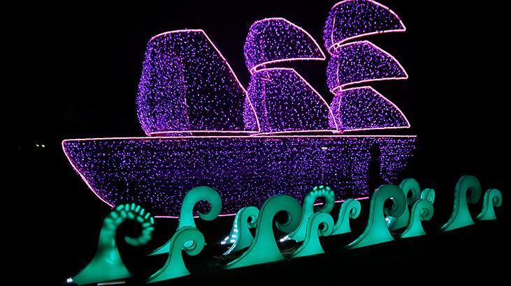 İran’ın başkenti Tahran’da “Işık Festivali” düzenlendi