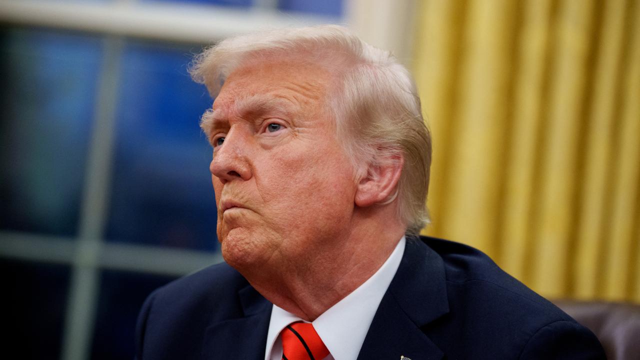 Trump’tan Fed Başkanı Powell’a “faiz oranlarını düşür” çağrısı